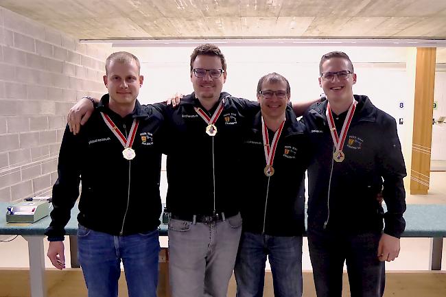 Das Siegerteam Stalden 1 mit Raphael Berchtold, Antonio Bumann, Rinaldo Zumstein und Sylvan Venetz (von links).