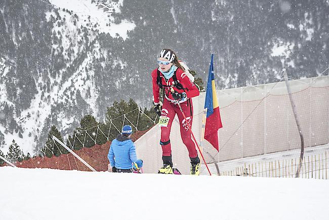 Alessandra Schmid läuft beim Einzelrennen in Berchtesgaden auf das Podest. (Archivbild)