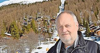 Der Verwaltungsratspr&auml;sident der Bellwald Sportbahnen AG, Andreas Wyden, will die Sesselbahn Gassen-Richinen (im Hintergrund) ersetzen.