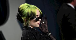 Mit 18 Jahren ist Eilish die bisher j&uuml;ngste K&uuml;nstlerin, die einen Song f&uuml;r die ber&uuml;hmte Agentenfilm-Reihe eingesungen hat.