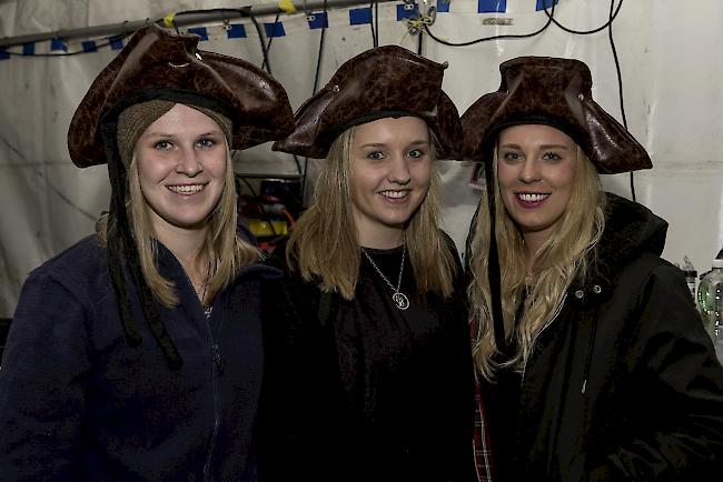 Livia Eggel (23) und Medea Bryand (24), Naters, Michèle Meyer (24), Visp.