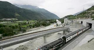 Die Gr&uuml;nde f&uuml;r den Wassereinbruch im L&ouml;tschberg-Basistunnel sind immer noch unklar. (Symbolbild)