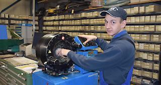 Stefan Domig: &laquo;Die Arbeit als Baumaschinenmechaniker ist sehr abwechslungsreich.&raquo;