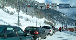 Die Z&uuml;ge des Autoverlads Furka verkehren nach einer technischen St&ouml;rung an einem Zug wieder normal.