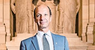 Gefahr erkannt. St&auml;nderat Beat Rieder will keine ungepr&uuml;ften &Uuml;bernahmen von Schweizer Unternehmen durch ausl&auml;ndische Staatsfonds. Foto mengis media/ALAIN AMHERD