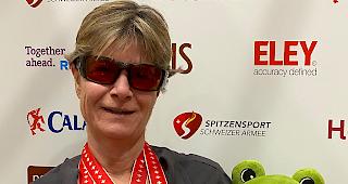 Claudia Kunz-Inderkummen gewinnt zweimal Gold bei den Sehbehinderten-Schweizermeisterschaften.