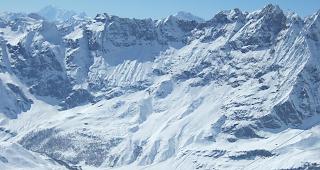 Ab Montag bleibt aufgrund des Coronavirus das Skigebiet Cervinia bis auf Weiteres geschlossen. Der Betrieb auf der Zermatter Seite bleibt ge&ouml;ffnet.