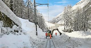 Schwachpunkt. Durch den Bau des Bahntunnels Unnerchritz w&uuml;rde die  lawinengef&auml;hrdete Strecke T&auml;sch&ndash;Zermatt zumindest schon mal via Schiene  wintersicher.Foto mengis media