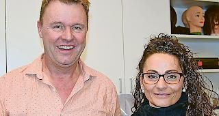 Sabina Dellenbach mit ihrem Chef Harry Schmid.