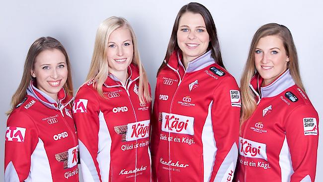Elena Stern, Briar Hürlimann, Lisa Gisler und Céline Koller (v.l.n.r) wollen als amtierende Schweizer Meisterinnen im Curling auch bei der Weltmeisterschaft in Kanada glänzen.