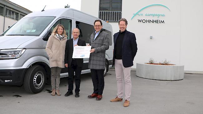 MGBahn unterstützt Wohnheim Fux campagna in Visp: Ruth Furrer-Sterren, René Bayard, Fernando Lehner und Donat Jeiziner. (von links)