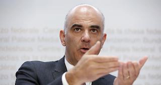 Drastische Massnahmen. Der Bundesrat mit Gesundheitsminister Alain Berset.