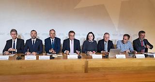 An einer Medienkonferenz informierte der Kanton Wallis über ihre Massnahmen.