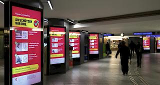 In der Schweiz sind am Tag nach der drastischen Verschärfung der Massnahmen gegen die Coronavirus-Epidemie die Zahlen der Toten und Infizierten weiter gestiegen. In mehreren Städten kam es zu Hamsterkäufen. Skigebiete kündigten nur widerwillig die Schliessung an. Auch Betrüger versuchten bereits, die ausserordentliche Lage auszunutzen.