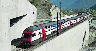 <b>Eine R&ouml;hre offen.</b> Seit Sonntagmittag ist eine R&ouml;hre des L&ouml;tschberg-Basistunnels wieder ge&ouml;ffnet.