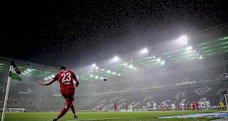 In der obersten deutschen Spielklasse ruht der Ball bis mindestens zum 2. April.