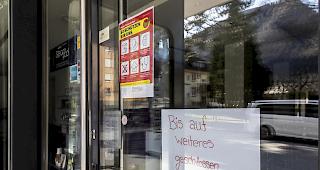 Die zunehmend unter dem Coronavirus leidende Schweizer Wirtschaft soll mit einem "Schweizfonds" unterstützt werden. Dies fordern die beiden ETH-Wirtschaftsprofessoren Hans Gersbach und Jan-Egbert Sturm. Der Hilfsfonds soll ihrer Meinung nach mit 100 Milliarden Franken ausgestattet werden.