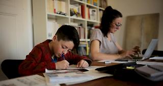 W&auml;hrend die einen zu Weihnachten einen Babyboom erwarten, vermuten andere verbreitete Familien- und Beziehungsprobleme.