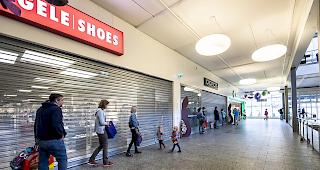 In der Migros in Glis betrug die Wartezeit teilweise über eine Stunde, bis man überhaupt ins Geschäft rein durfte.