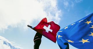 Bern und Brüssel könnten mit dem Argument, die wirtschaftlich negativen Folgen der Corona-Pandemie abzufedern, ihre harte Haltung sukzessive aufzugeben.