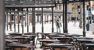 Italiens Polizei hat seit Einf&uuml;hrung der Ausgangsverbote am 10. M&auml;rz mehr als zwei Millionen Menschen kontrolliert. Dabei habe es mehr als 100'000 Anzeigen wegen Verst&ouml;ssen gegeben.