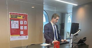 Bereit. Die meisten Kreditantr&auml;ge wurden nicht am Bankschalter, sondern online erledigt.