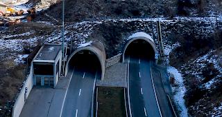 Der Gamsentunnel m&uuml;sse w&auml;hrend der Arbeiten aus Sicherheitsgr&uuml;nden in beiden Richtungen gesperrt werden.