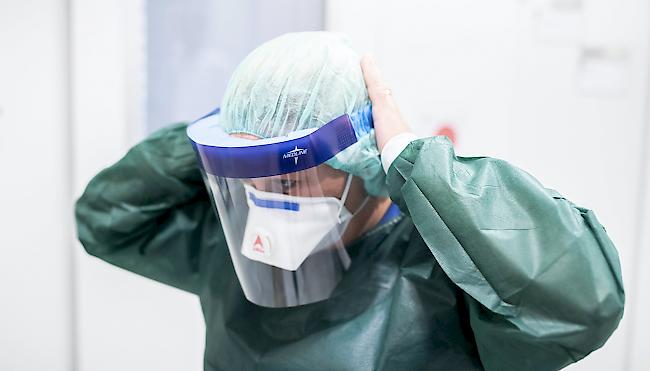 Ein international angelegter, millionenschwerer Betrug mit nicht existierenden Atemschutzmasken ist von Ermittlern in Deutschland aufgedeckt worden.
