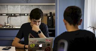 Der Unterricht zuhause verlangt von allen Beteiligten viel Geduld und Einsatz.